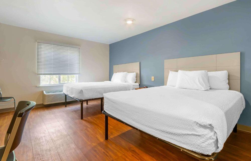 Standard Queen Room with Two Queen Beds - Non Smoking  interior